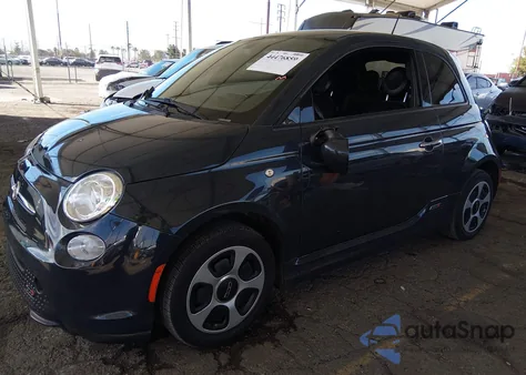 2016 Fiat 500E Battery Electric z USA, uszkodzony, nr VIN 3C3CFFGE7GT229406